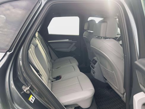 Used 2025 Audi Q5 2.0T Premium w/ Convenience Plus Package image 8