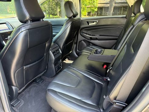 Used 2020 Ford Edge Titanium FWD image 33