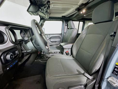 Used 2024 Jeep Wrangler Unlimited AWD/4WD image 13