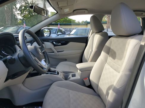 Used 2018 Nissan Rogue Sport SV image 9