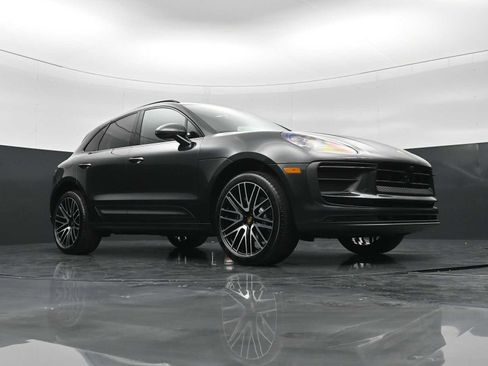 New 2026 Porsche Macan AWD/4WD image 44