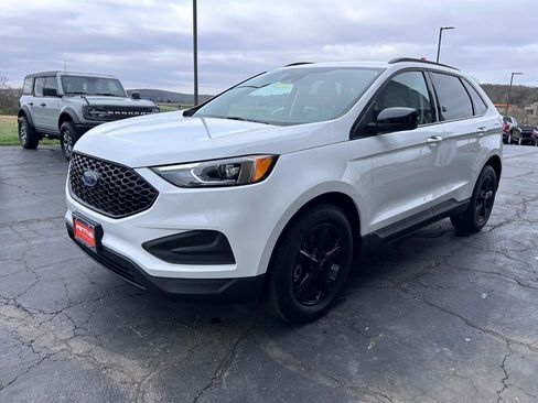 Used 2024 Ford Edge SE image 8
