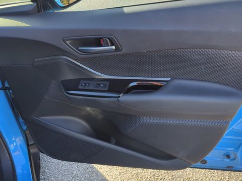 Used 2019 Toyota C-HR XLE image 25