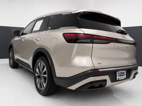 Used 2024 INFINITI QX60 Luxe AWD/4WD image 3