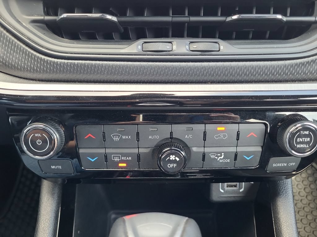 Used 2025 Jeep Compass Trailhawk AWD/4WD image 23