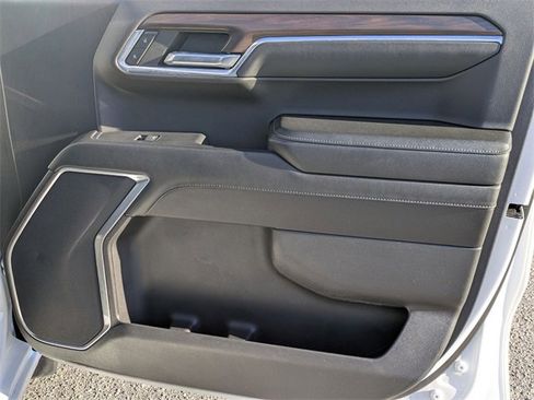 Used 2024 GMC Sierra 1500 SLT image 29