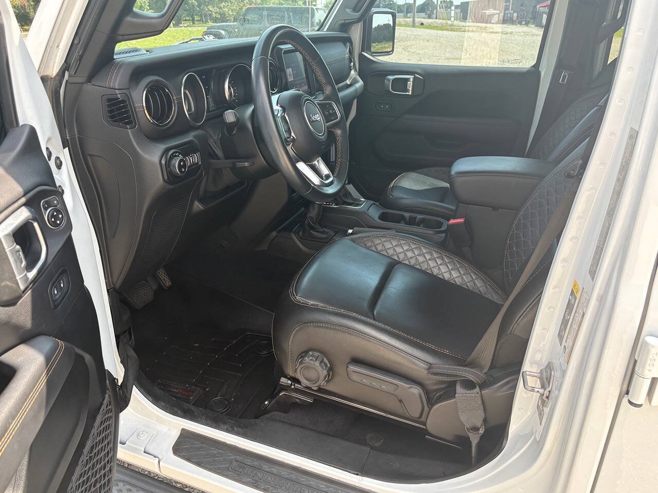 Used 2021 Jeep Gladiator Overland AWD/4WD image 9