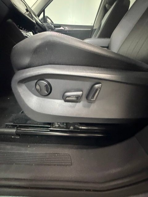 Used 2023 Volkswagen Tiguan SE FWD image 14