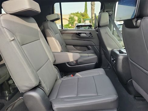 New 2026 Chevrolet Suburban Z71 w/ Z71 Off-Road Package image 19