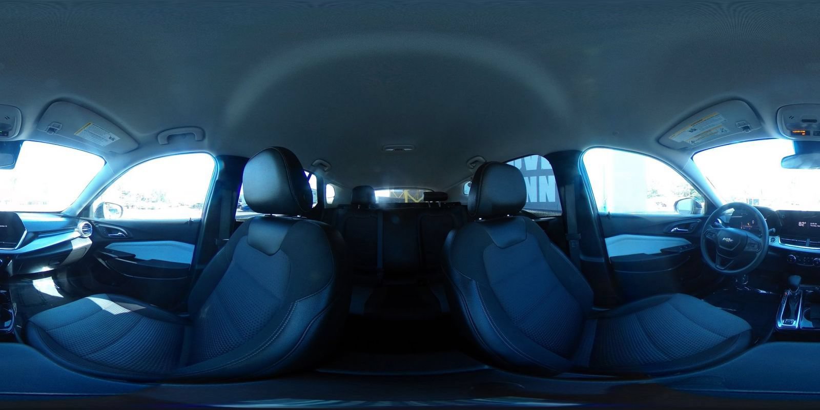 Used 2025 Chevrolet Trax LT FWD image 38