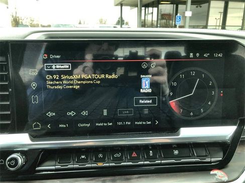 Used 2025 GMC Sierra 1500 SLT image 16