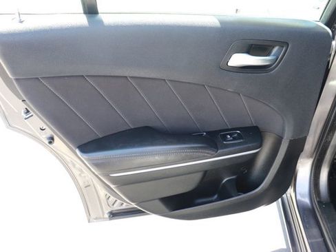 Used 2020 Dodge Charger SXT RWD image 12