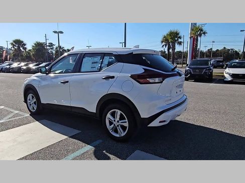 New 2025 Nissan Kicks Play S image 26