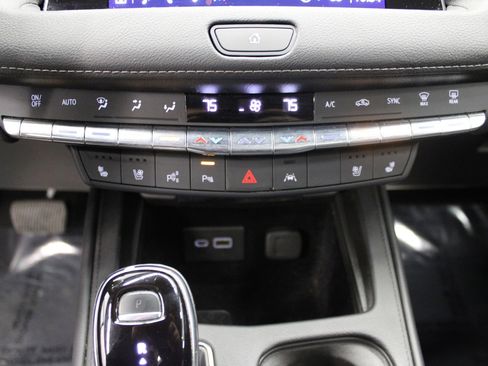 Certified 2022 Cadillac XT4 Premium Luxury w/ Enhanced Visibility Package image 34