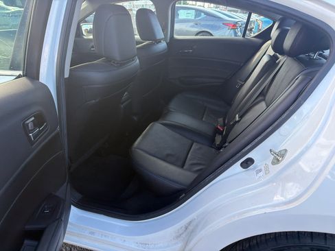 Used 2015 Acura ILX w/ Technology Package FWD image 9