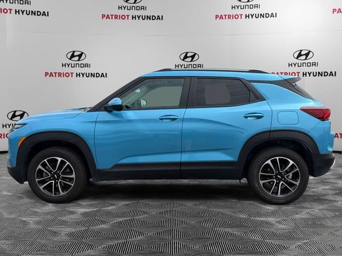 Used 2025 Chevrolet TrailBlazer LT AWD/4WD image 6