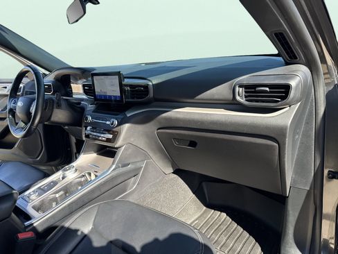 Used 2020 Ford Explorer XLT w/ Equipment Group 202A image 60