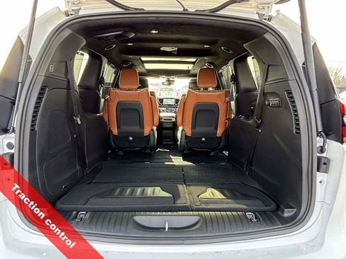 New 2026 Chrysler Pacifica Pinnacle w/ Trailer Tow Group image 45