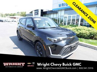 Used 2023 Kia Soul LX w/ LX Technology Package image 1