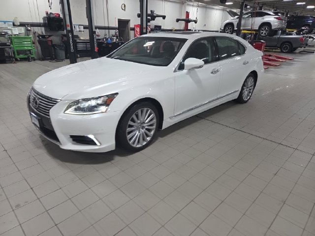 Used 2013 Lexus LS 460 L w/ Preferred Accessory Package AWD/4WD image 3