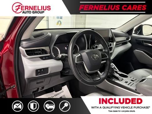 Used 2025 Toyota Highlander XLE AWD/4WD image 36