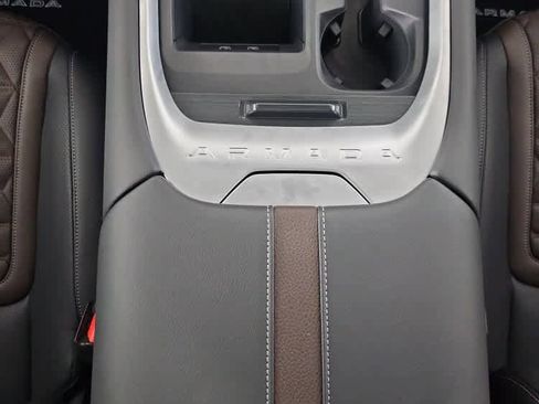 New 2026 Nissan Armada Platinum image 9