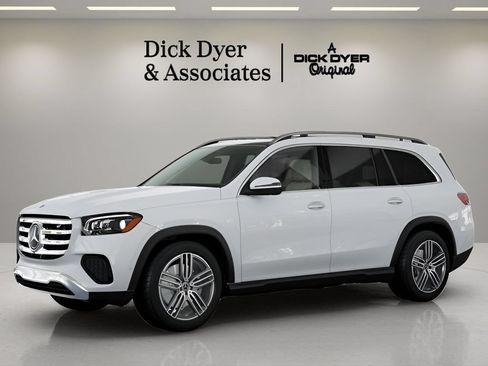 Used 2025 Mercedes-Benz GLS 450 4MATIC image 28