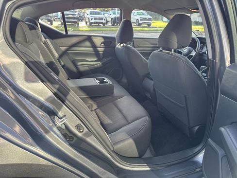 Used 2024 Nissan Altima 2.5 SV image 13