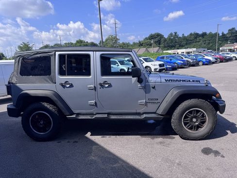 Used 2013 Jeep Wrangler Unlimited Sport AWD/4WD image 5
