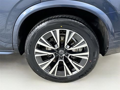 Used 2020 Volvo XC90 T5 Momentum w/ Protection Package Premier image 24