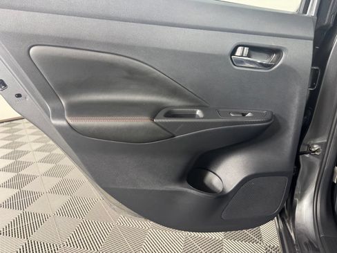 Used 2025 Nissan Versa SR FWD image 18