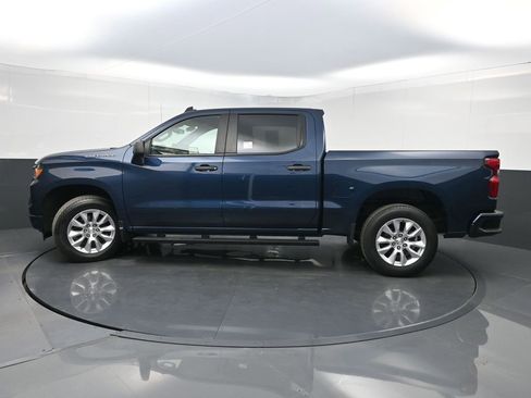 Used 2022 Chevrolet Silverado 1500 Custom image 36