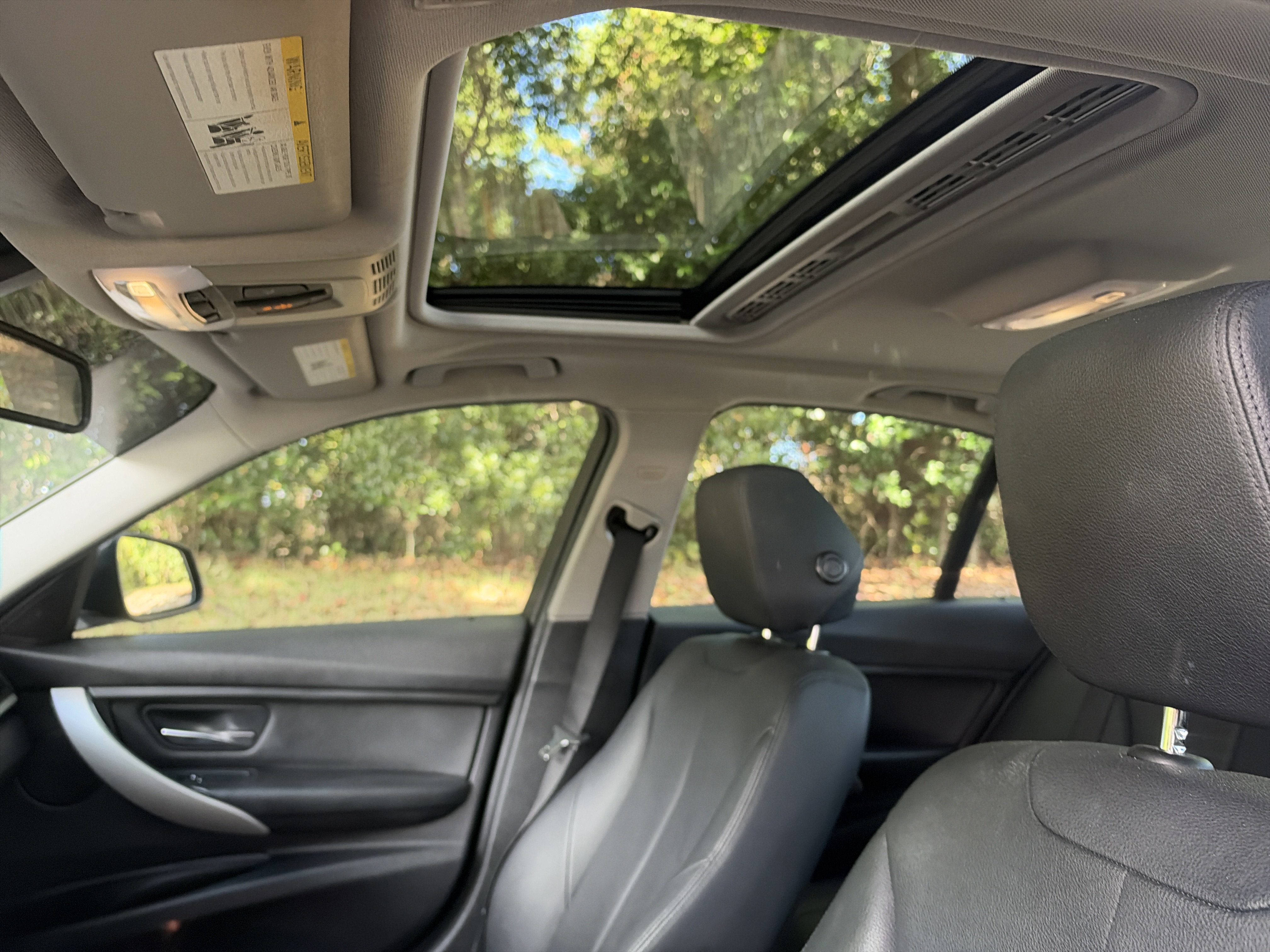 Used 2017 BMW 320i Sedan RWD image 25