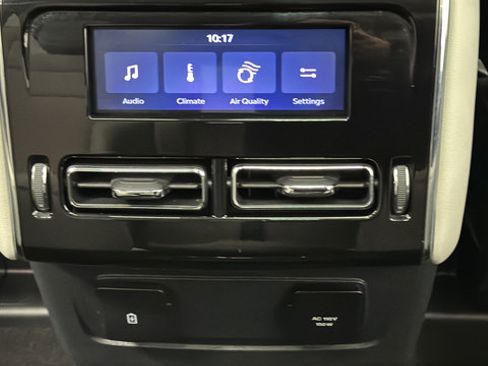 Used 2025 Lincoln Aviator AWD image 9