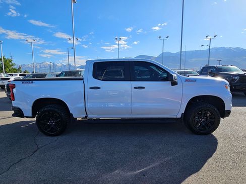 Used 2025 Chevrolet Silverado 1500 LT Trail Boss w/ Convenience Package II AWD/4WD image 2