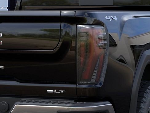 New 2026 GMC Sierra 2500 SLT w/ SLT Premium Package AWD/4WD image 11