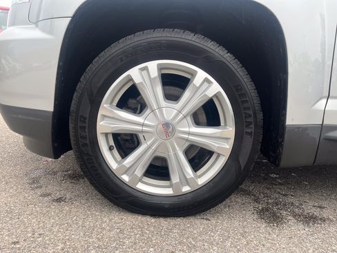 Used 2017 GMC Terrain SLT w/ Open Road Package AWD/4WD image 8