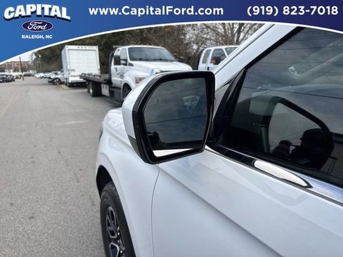 Certified 2024 Ford Expedition XLT image 12