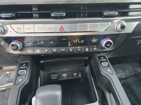 Used 2024 Kia Telluride EX X-Line AWD/4WD image 16