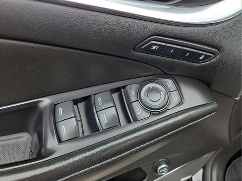 Used 2019 Buick Enclave Avenir w/ Avenir Technology Package AWD/4WD image 16