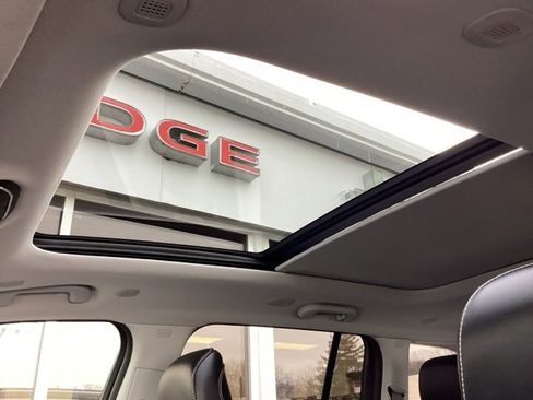 Certified 2023 Jeep Grand Cherokee Limited image 38