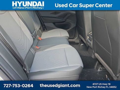 Used 2025 Volkswagen Tiguan SE w/ Panoramic Sunroof Package image 21