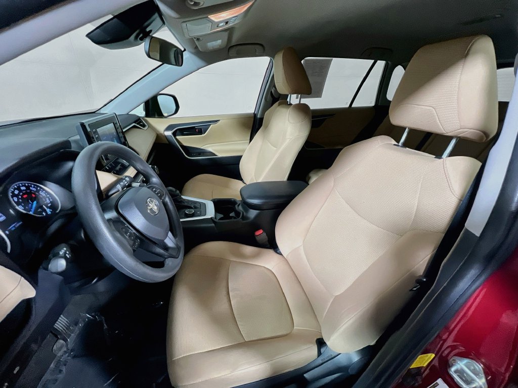 Certified 2019 Toyota RAV4 LE w/ Carpet Mat Package AWD/4WD image 18