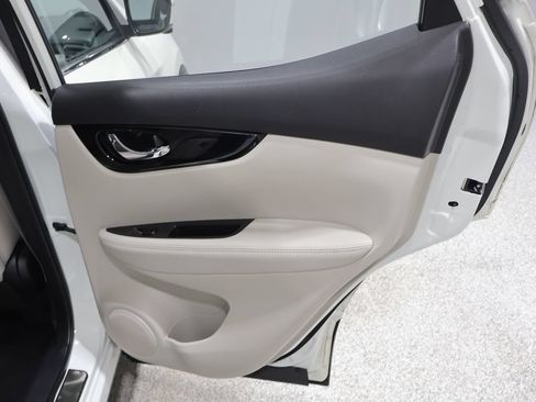 Used 2022 Nissan Rogue Sport SV w/ Technology Package AWD/4WD image 21