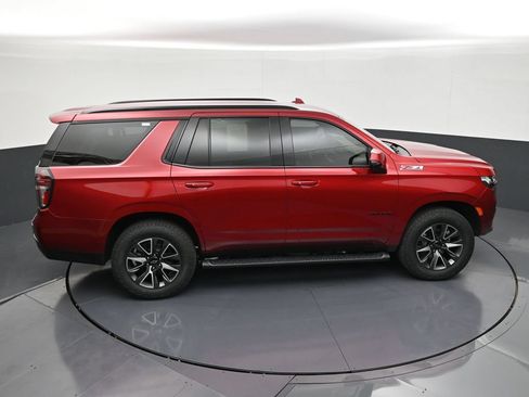 Used 2023 Chevrolet Tahoe Z71 w/ Luxury Package AWD/4WD image 17
