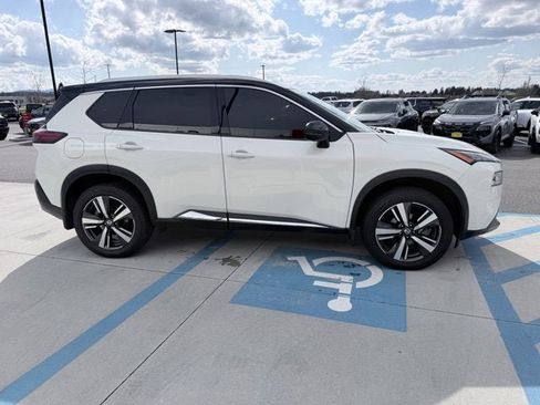 Certified 2021 Nissan Rogue SL w/ Premium Package AWD/4WD image 5