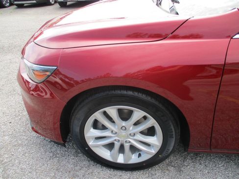 Used 2018 Chevrolet Malibu LT w/ Driver Confidence Package FWD image 13