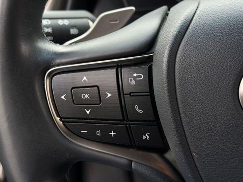 Certified 2020 Lexus ES 300h w/ Premium Package FWD image 17