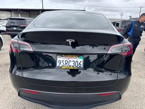 Used 2025 Tesla Model Y Long Range RWD image 6