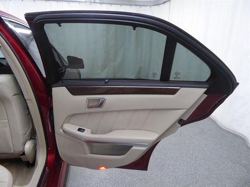 Used 2014 Mercedes-Benz E 350 4MATIC Sedan image 35